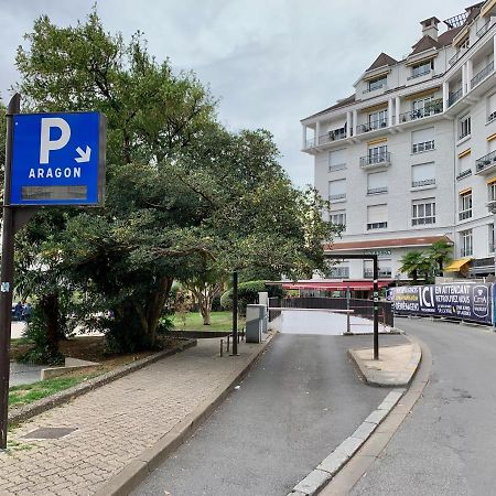 Quartier Du Chateau, Superbe Appartement Avec Parking Pau Buitenkant foto