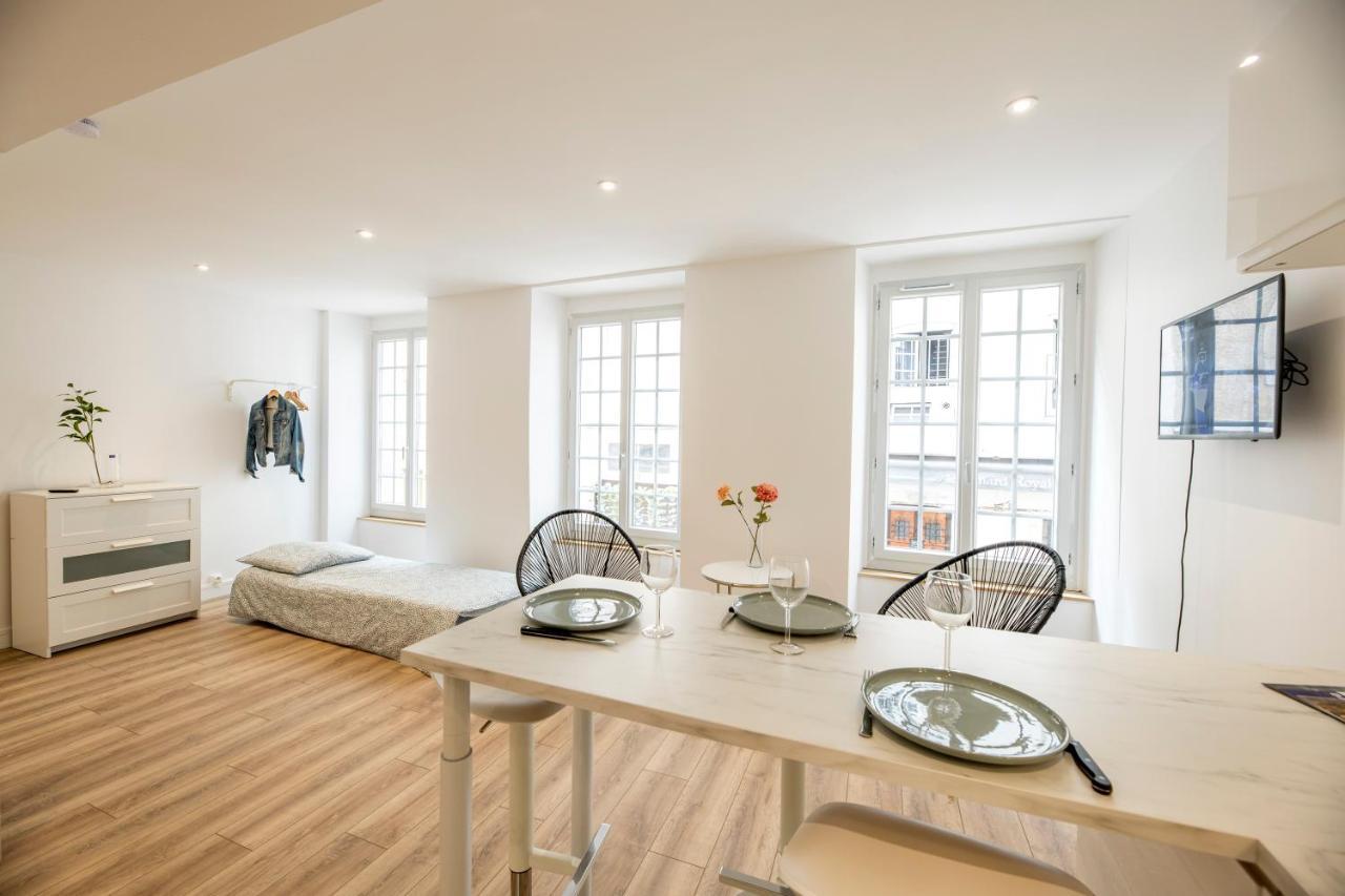 Quartier Du Chateau, Superbe Appartement Avec Parking Pau Buitenkant foto