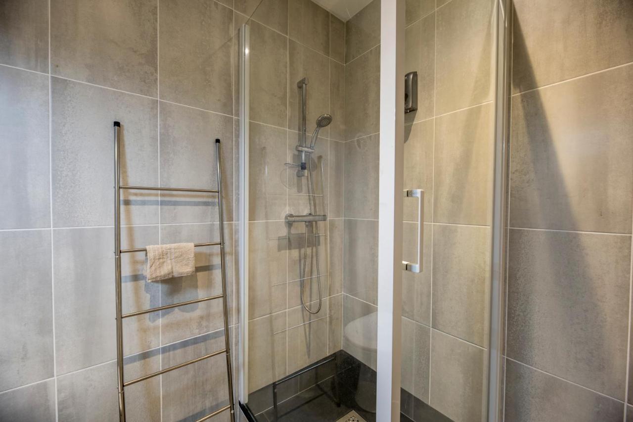 Quartier Du Chateau, Superbe Appartement Avec Parking Pau Buitenkant foto