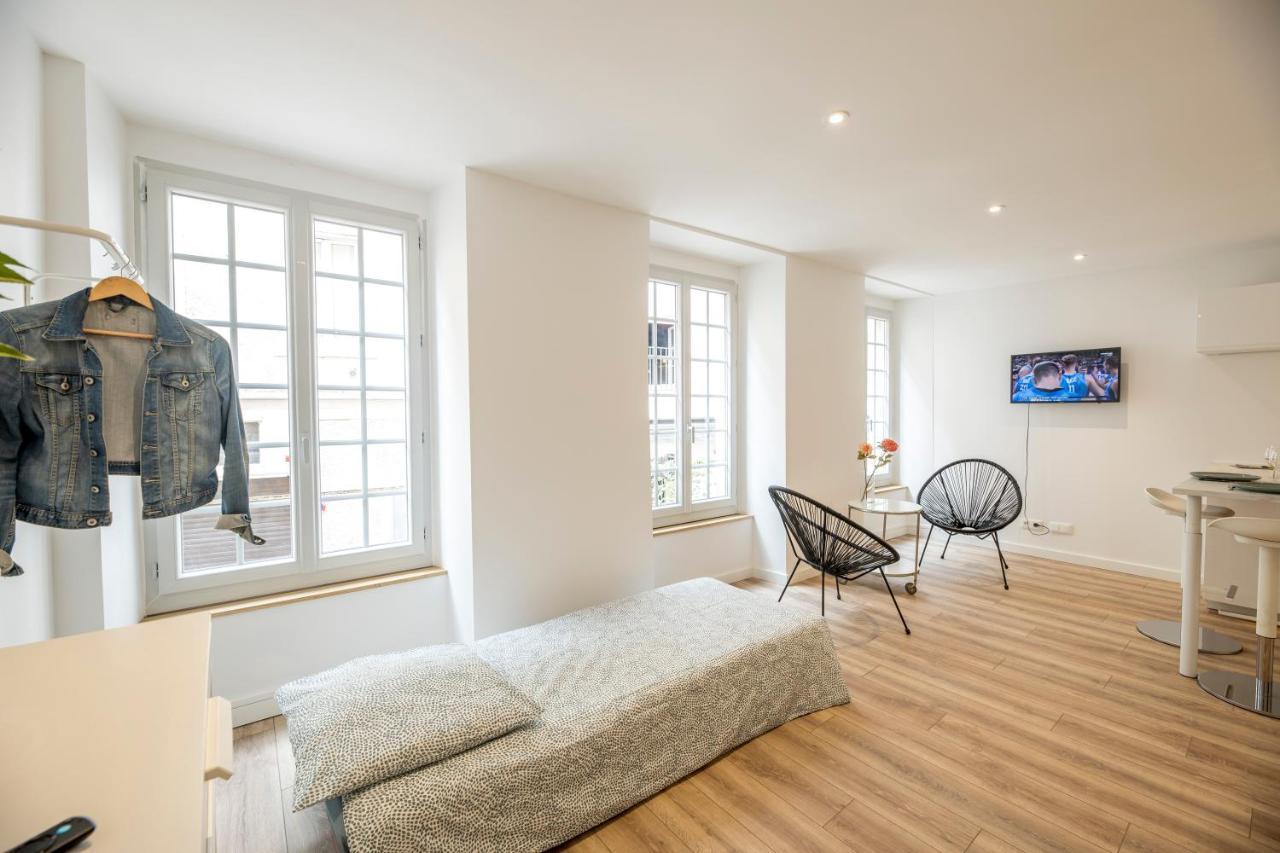 Quartier Du Chateau, Superbe Appartement Avec Parking Pau Buitenkant foto