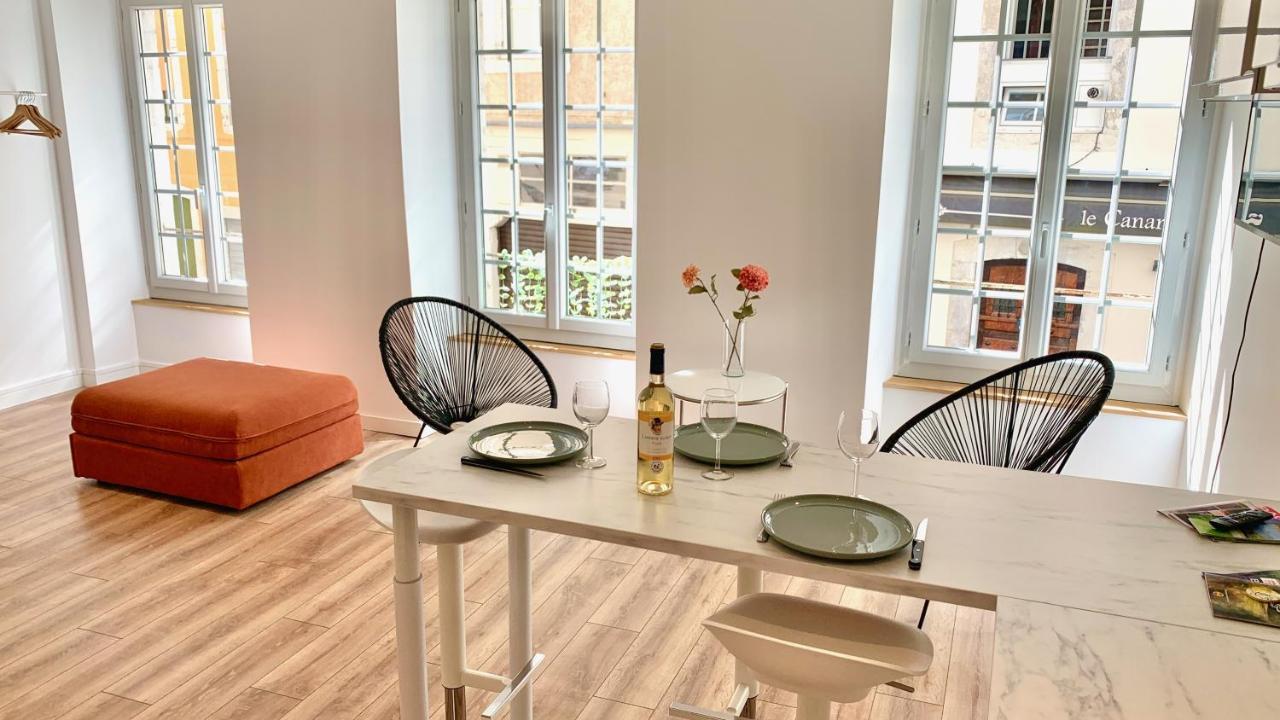 Quartier Du Chateau, Superbe Appartement Avec Parking Pau Buitenkant foto