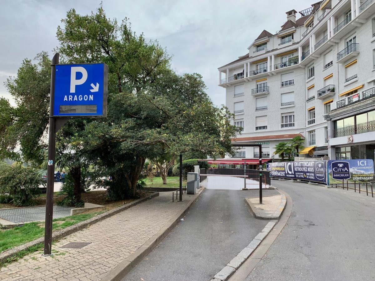 Quartier Du Chateau, Superbe Appartement Avec Parking Pau Buitenkant foto